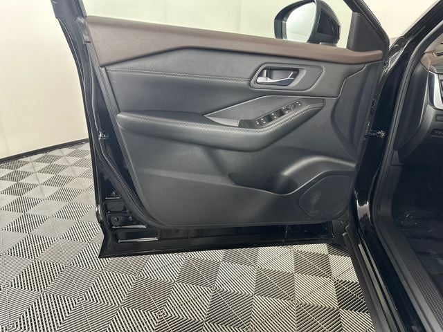 2023 Nissan Rogue SV Midnight Edition & Premium Package