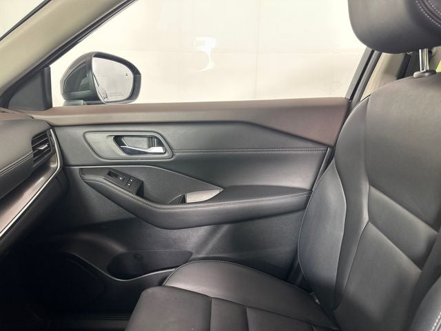 2023 Nissan Rogue SV Midnight Edition & Premium Package