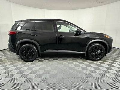 2023 Nissan Rogue SV Midnight Edition & Premium Package
