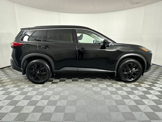 2023 Nissan Rogue SV Midnight Edition & Premium Package