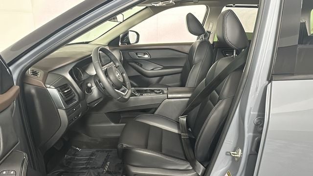 2023 Nissan Rogue SV Midnight Edition & Premium Package