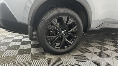 2023 Nissan Rogue SV Midnight Edition & Premium Package