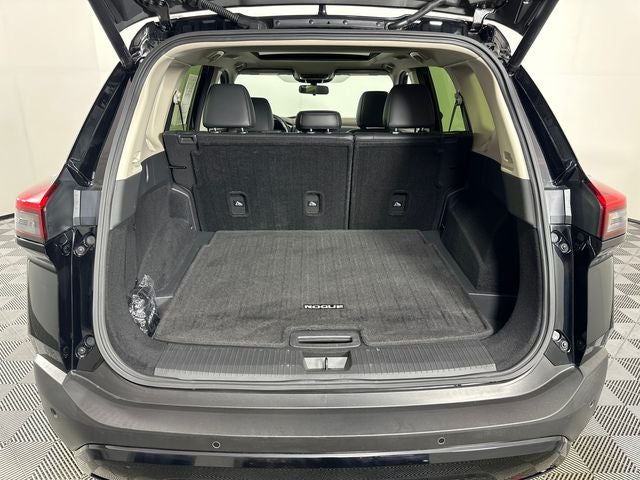 2023 Nissan Rogue SV Midnight Edition & Premium Package