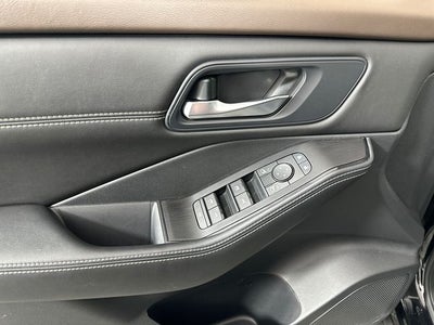 2023 Nissan Rogue SV Midnight Edition & Premium Package