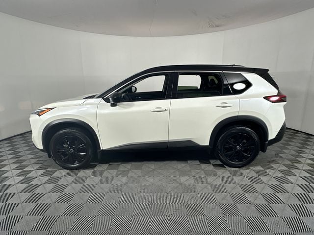 2023 Nissan Rogue SV Midnight Edition & Premium Package