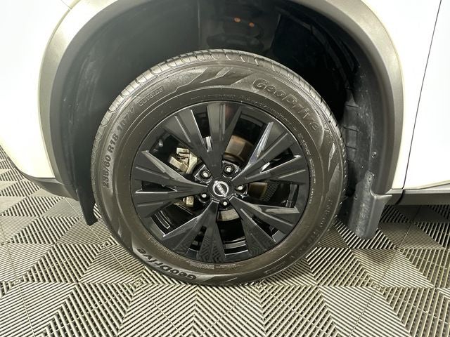 2023 Nissan Rogue SV Midnight Edition & Premium Package
