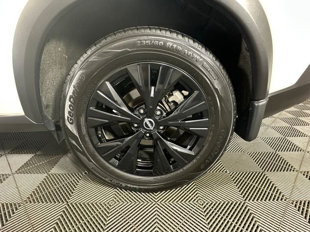 2023 Nissan Rogue SV Midnight Edition & Premium Package