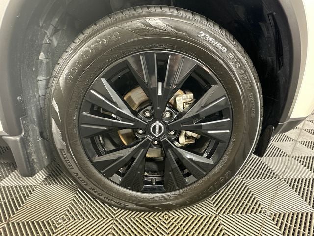 2023 Nissan Rogue SV Midnight Edition & Premium Package