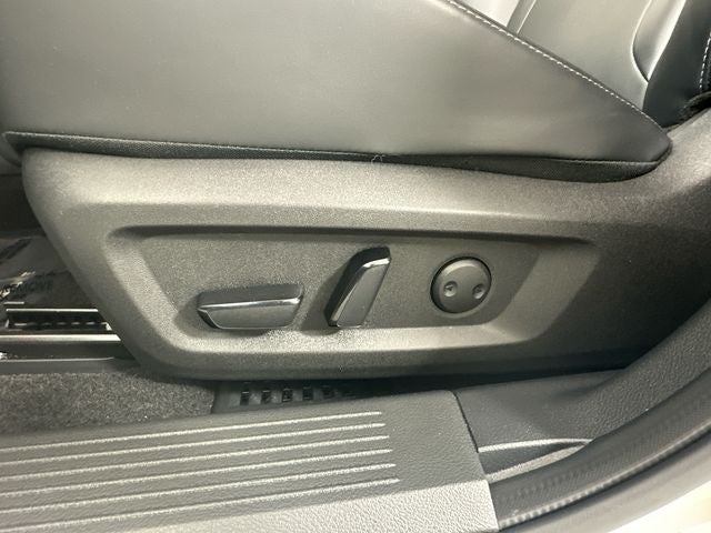 2023 Nissan Rogue SV Midnight Edition & Premium Package
