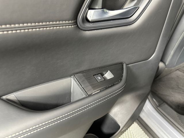 2023 Nissan Rogue SV Midnight Edition & Premium Package