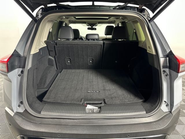 2023 Nissan Rogue SV Midnight Edition & Premium Package