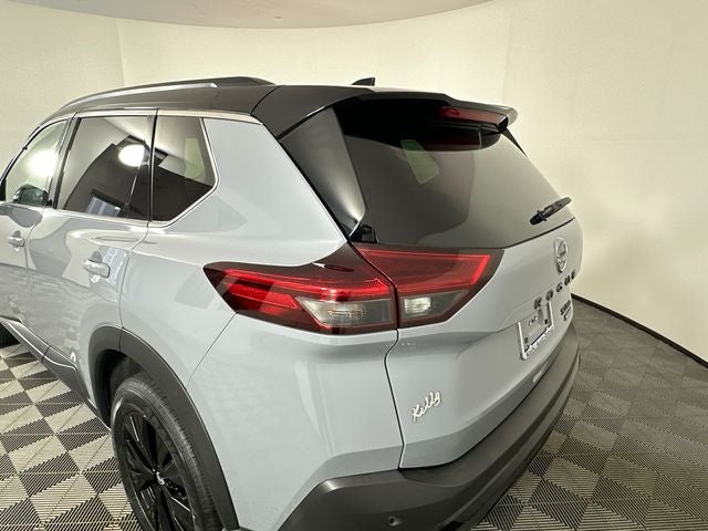 2023 Nissan Rogue SV Midnight Edition & Premium Package