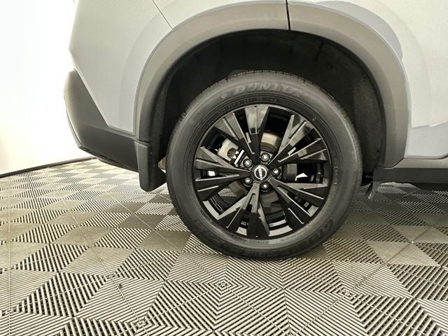 2023 Nissan Rogue SV Midnight Edition & Premium Package
