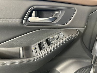 2023 Nissan Rogue SV Midnight Edition & Premium Package