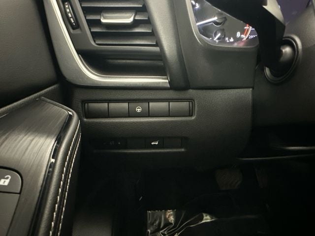 2023 Nissan Rogue SV Midnight Edition & Premium Package