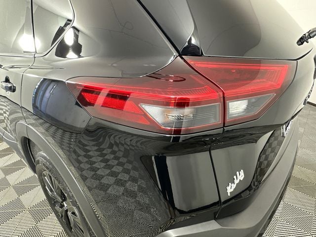 2023 Nissan Rogue SV Midnight Edition & Premium Package