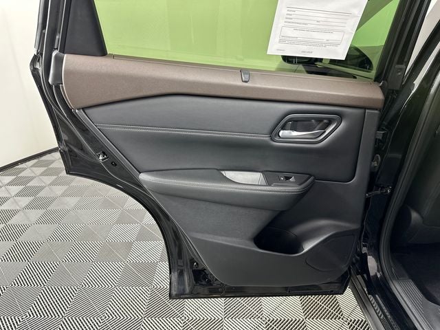 2023 Nissan Rogue SV Premium Package