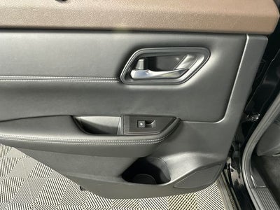 2023 Nissan Rogue SV Midnight Edition & Premium Package