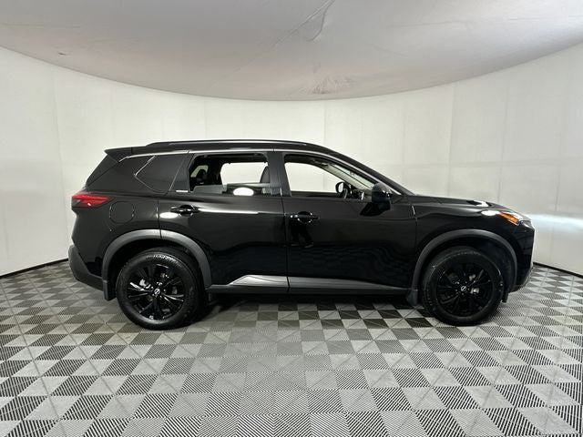 2023 Nissan Rogue SV Midnight Edition & Premium Package