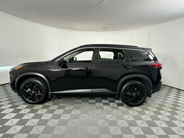 2023 Nissan Rogue SV Midnight Edition & Premium Package