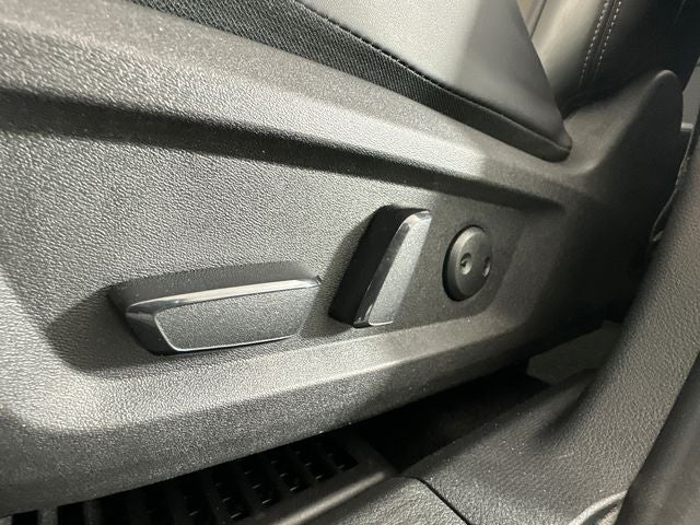 2023 Nissan Rogue SV Midnight Edition & Premium Package