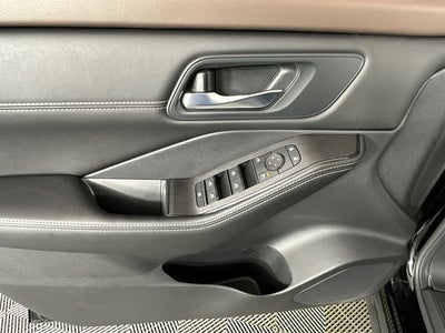 2023 Nissan Rogue SV Midnight Edition & Premium Package