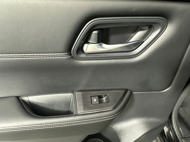 2023 Nissan Rogue SV Midnight Edition & Premium Package