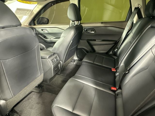 2023 Nissan Rogue SV Midnight Edition & Premium Package