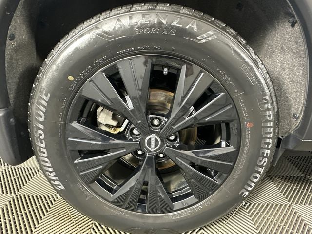 2023 Nissan Rogue SV Midnight Edition & Premium Package