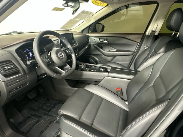 2023 Nissan Rogue SV Midnight Edition & Premium Package
