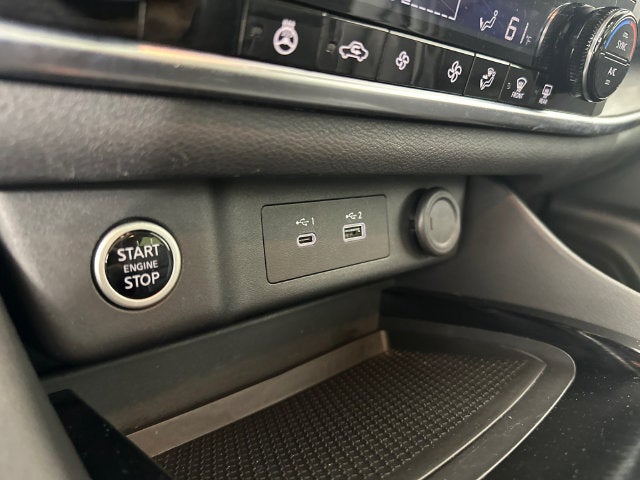 2023 Nissan Rogue SV Midnight Edition & Premium Package