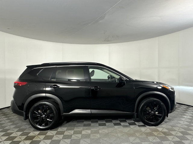 2023 Nissan Rogue SV Midnight Edition & Premium Package