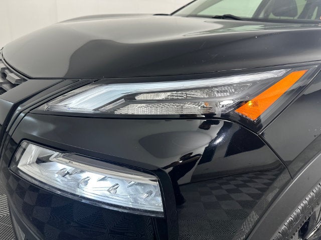 2023 Nissan Rogue SV Midnight Edition & Premium Package