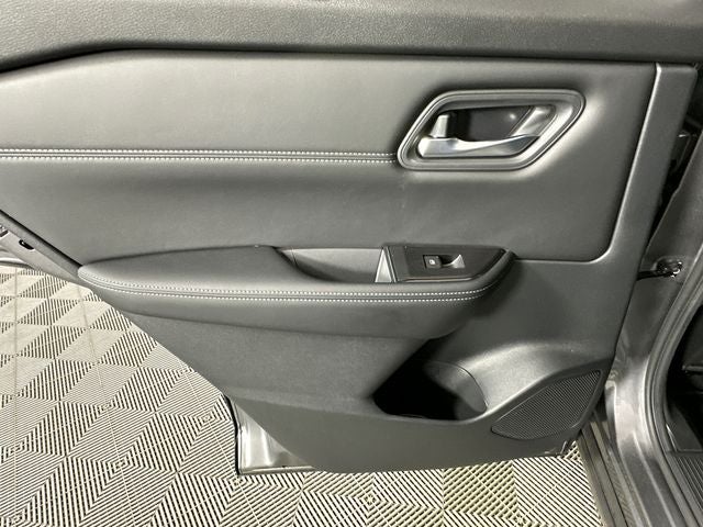 2024 Nissan Rogue SV Premium Package