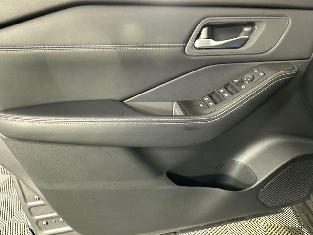 2024 Nissan Rogue SV Premium Package