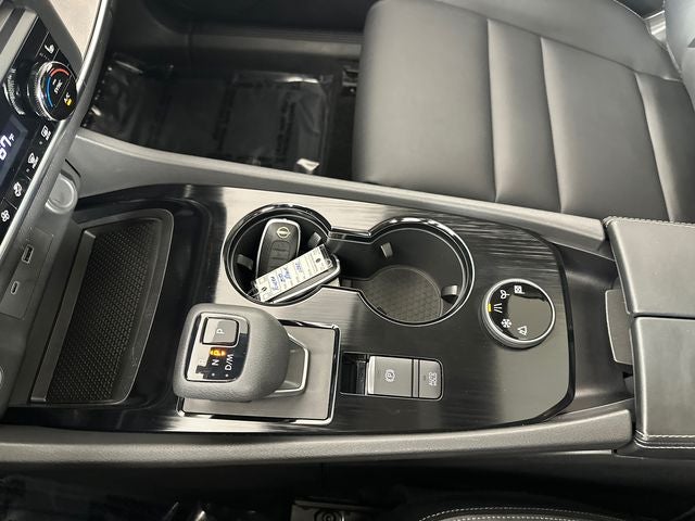 2023 Nissan Rogue SV Midnight Edition & Premium Package