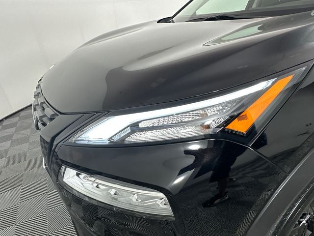 2023 Nissan Rogue SV Midnight Edition & Premium Package
