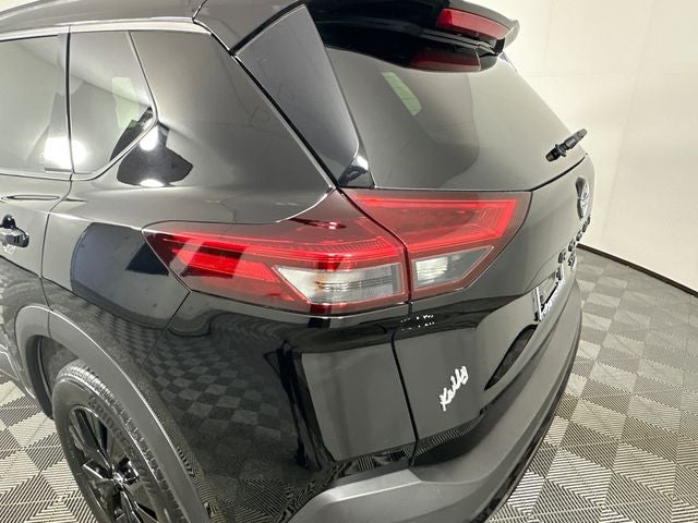 2023 Nissan Rogue SV Midnight Edition & Premium Package