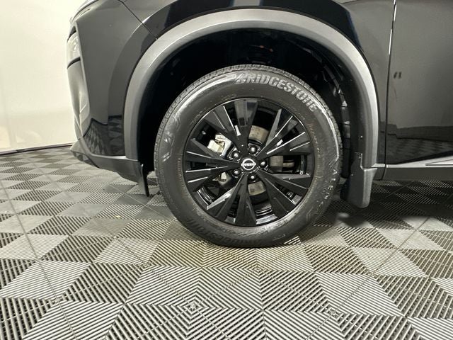 2023 Nissan Rogue SV Midnight Edition & Premium Package