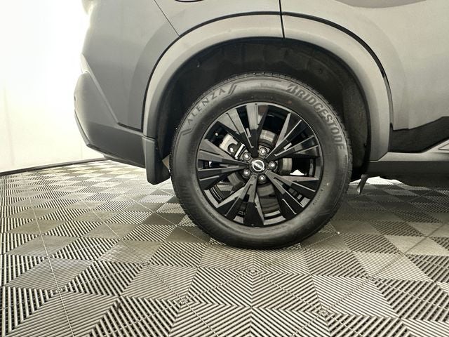 2023 Nissan Rogue SV Midnight Edition & Premium Package