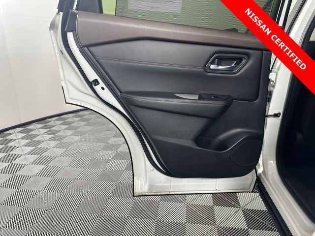 2023 Nissan Rogue SV Midnight Edition & Premium Package