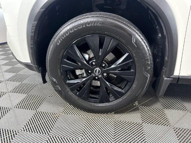 2023 Nissan Rogue SV Midnight Edition & Premium Package