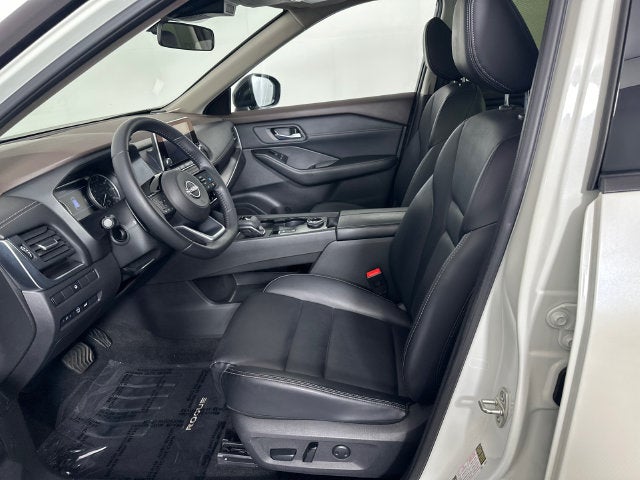 2023 Nissan Rogue SV Midnight Edition & Premium Package