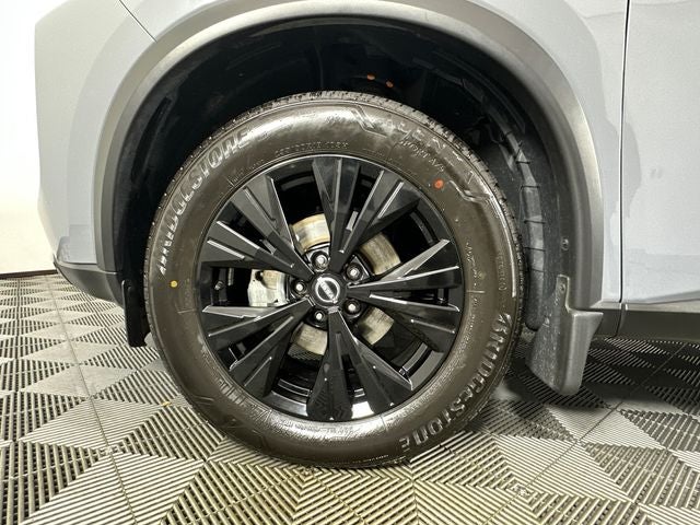 2023 Nissan Rogue SV Midnight Edition & Premium Package