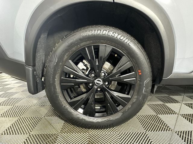 2023 Nissan Rogue SV Midnight Edition & Premium Package