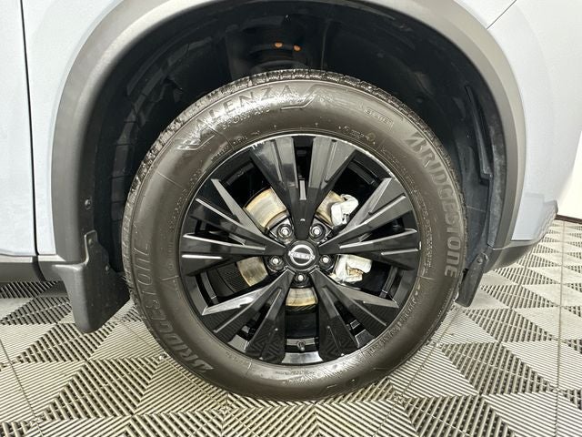 2023 Nissan Rogue SV Midnight Edition & Premium Package