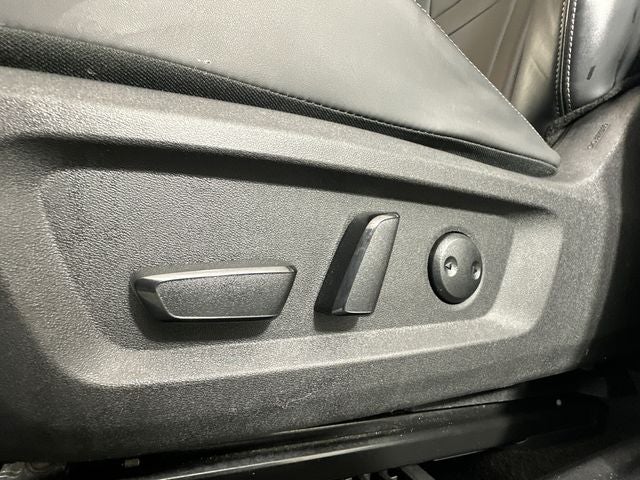 2023 Nissan Rogue SV Midnight Edition & Premium Package