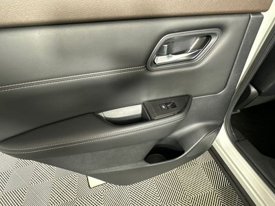 2023 Nissan Rogue SV Midnight Edition & Premium Package