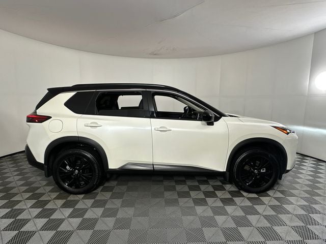 2023 Nissan Rogue SV Midnight Edition & Premium Package