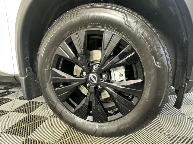 2023 Nissan Rogue SV Midnight Edition & Premium Package